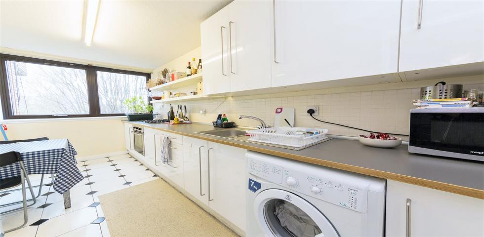 			HEATING and HOT WATER INCLUDED, 2 Bedroom, 1 bath, 1 reception Maisonette			 Tavistock Crescent, Ladbroke Grove/Notting Hill